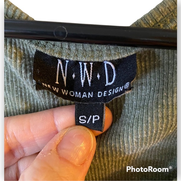 πΏ NWD Olive Green Ribbed Tank Top - Size S πΏ - Picture 3 of 3